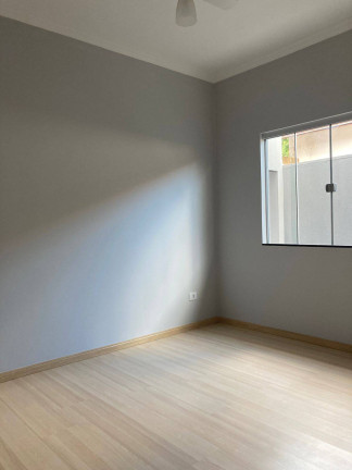 Imagem Casa com 3 Quartos à Venda, 250 m² em Jardim Santos Dumont - Ourinhos Imagem Casa com 3 Quartos à Venda, 250 m² em Jardim Santos Dumont - Ourinhos