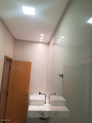 Imagem Casa com 3 Quartos à Venda, 196 m² em Moinho Dos Ventos - Goiânia