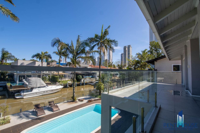Imagem Casa com 5 Quartos à Venda, 420 m² em Barra - Balneário Camboriú