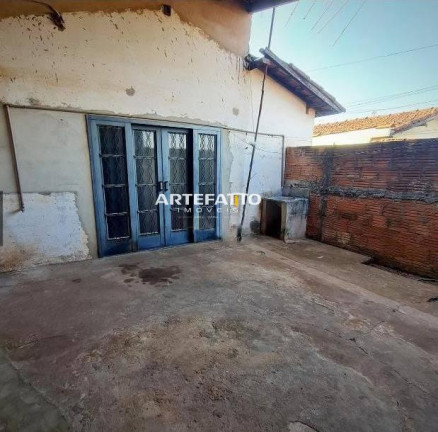 Imagem Casa com 2 Quartos à Venda, 200 m²