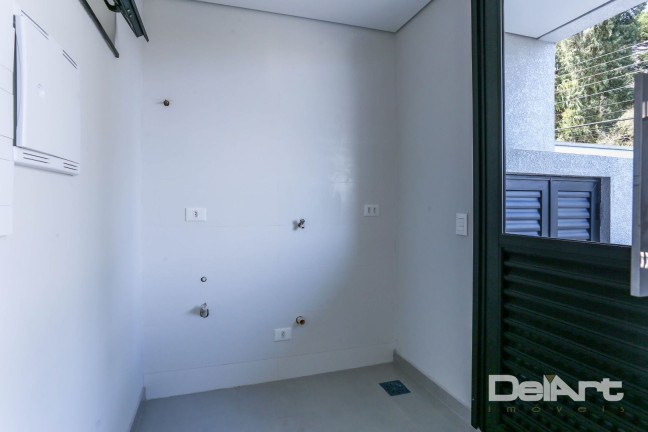 Imagem Casa com 3 Quartos à Venda, 224 m² em Uberaba - Curitiba