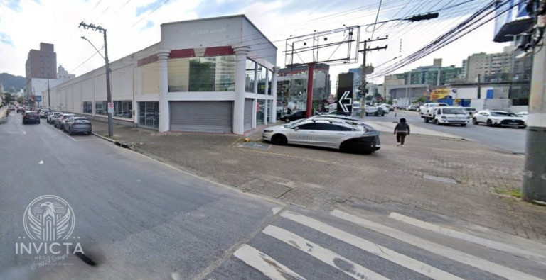 Imagem Sala Comercial para Alugar, 1.000 m² em Nações - Balneário Camboriú Imagem Sala Comercial para Alugar, 1.000 m² em Nações - Balneário Camboriú