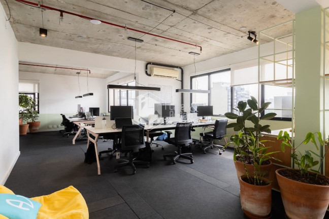 Sala Comercial à Venda, 65 m² em Pinheiros - São Paulo