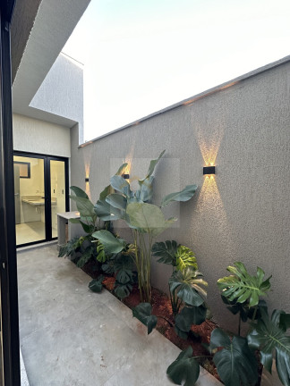 Imagem Casa com 3 Quartos à Venda, 220 m² em Setor Garavelo - Aparecida De Goiânia