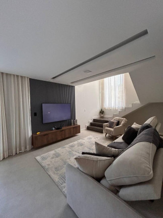 Imagem Casa com 3 Quartos à Venda,  em Varginha - Nova Friburgo