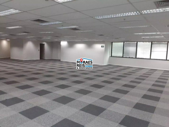 Sala Comercial à Venda ou Locação, 775 m² em Pinheiros - São Paulo