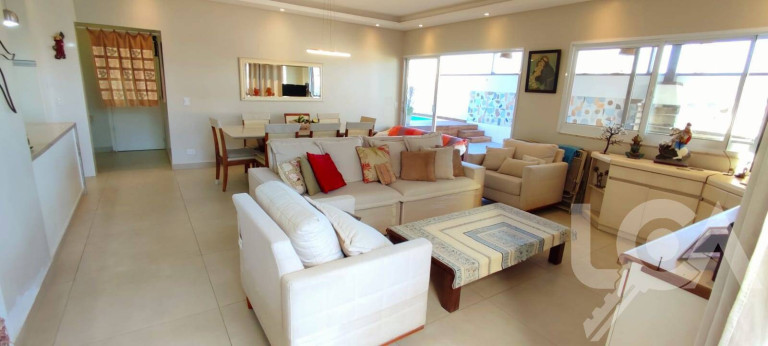 Imagem Casa com 3 Quartos à Venda, 256 m² em Pontal De Santa Marina - Caraguatatuba