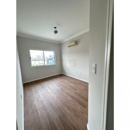Imagem Casa com 3 Quartos à Venda, em Ariribá - Balneário Camboriú Imagem Casa com 3 Quartos à Venda, em Ariribá - Balneário Camboriú