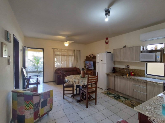 Imagem Casa com 3 Quartos para Temporada, 110 m² em Bombas - Bombinhas Imagem Casa com 3 Quartos para Temporada, 110 m² em Bombas - Bombinhas