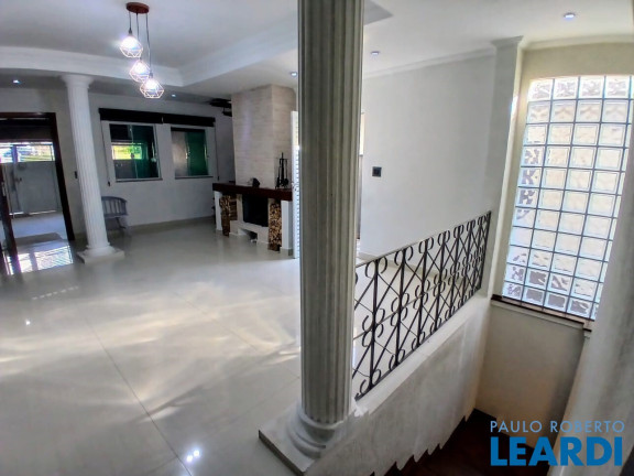 Imagem Sobrado com 3 Quartos à Venda, 250 m² em Vila Scarpelli - Santo André Imagem Sobrado com 3 Quartos à Venda, 250 m² em Vila Scarpelli - Santo André