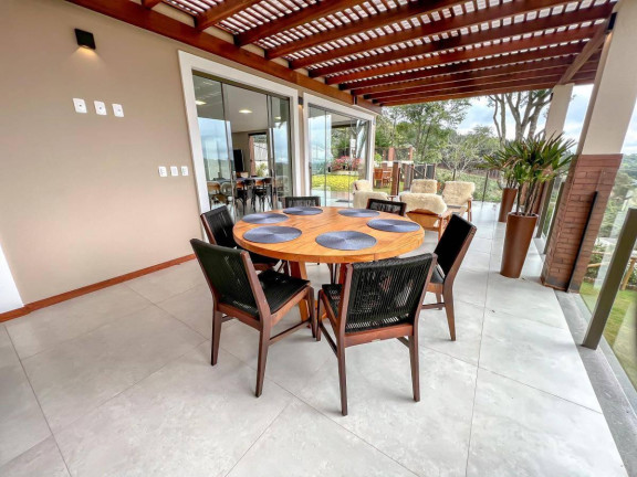 Imagem Casa com 6 Quartos à Venda, 370 m² Imagem Casa com 6 Quartos à Venda, 370 m²