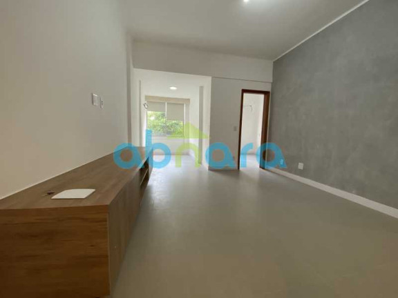 Apartamento com 2 Quartos à Venda, 65 m² em Copacabana - Rio De Janeiro