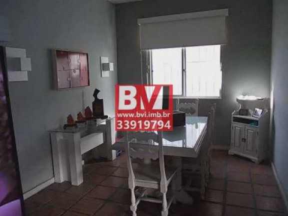 Imagem Casa com 5 Quartos à Venda, 150 m² em Vila Kosmos - Rio De Janeiro Imagem Casa com 5 Quartos à Venda, 150 m² em Vila Kosmos - Rio De Janeiro