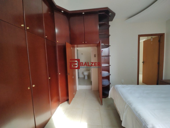 Imagem Apartamento com 3 Quartos à Venda, 182 m² em Centro - Florianópolis Imagem Apartamento com 3 Quartos à Venda, 182 m² em Centro - Florianópolis