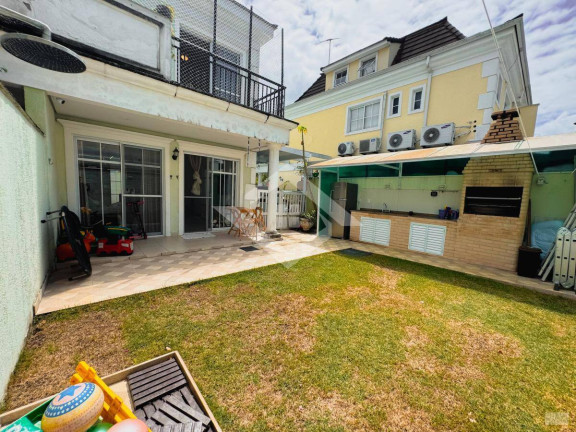 Imagem Casa com 4 Quartos à Venda, em Recreio Dos Bandeirantes - Rio De Janeiro Imagem Casa com 4 Quartos à Venda, em Recreio Dos Bandeirantes - Rio De Janeiro