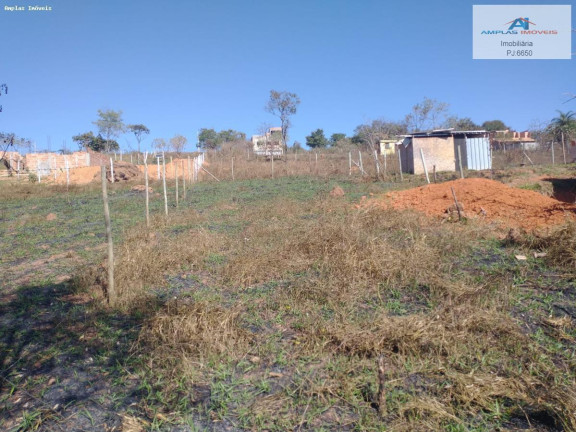 Imagem Terreno à Venda, 300 m² em Paraiso Imagem Terreno à Venda, 300 m² em Paraiso