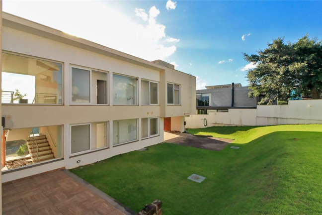 Imagem Casa com 4 Quartos à Venda, em Vila Nova - Porto Alegre Imagem Casa com 4 Quartos à Venda, em Vila Nova - Porto Alegre