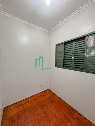 Imagem Casa com 3 Quartos à Venda, em Centro - Franca Imagem Casa com 3 Quartos à Venda, em Centro - Franca