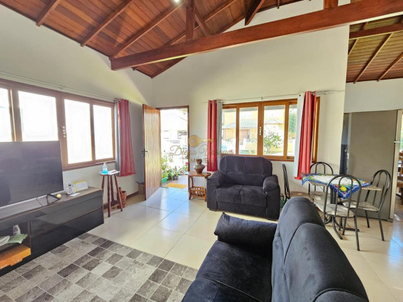 Imagem Casa com 3 Quartos à Venda, 300 m² em Vargem Grande - Teresópolis