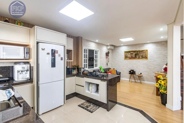 Imagem Casa com 3 Quartos à Venda, 178 m² em Ariribá - Balneário Camboriú Imagem Casa com 3 Quartos à Venda, 178 m² em Ariribá - Balneário Camboriú