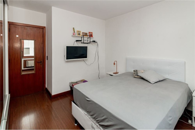 Imagem Apartamento com 2 Quartos à Venda, 117 m² em Moinhos De Vento - Porto Alegre Imagem Apartamento com 2 Quartos à Venda, 117 m² em Moinhos De Vento - Porto Alegre