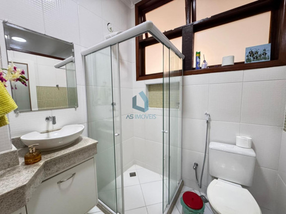 Imagem Casa com 8 Quartos à Venda, 216 m² em Centro - Cabo Frio Imagem Casa com 8 Quartos à Venda, 216 m² em Centro - Cabo Frio