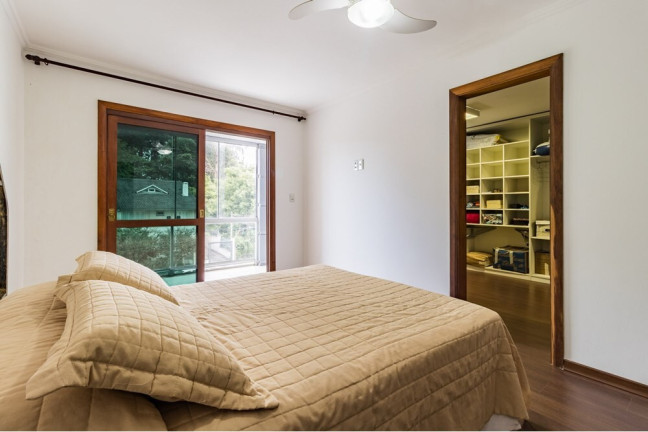 Imagem Casa com 4 Quartos à Venda, 275 m² em Jardim Itu - Porto Alegre