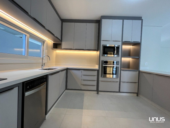 Imagem Casa com 5 Quartos à Venda, 450 m² em Jurerê Internacional - Florianópolis Imagem Casa com 5 Quartos à Venda, 450 m² em Jurerê Internacional - Florianópolis