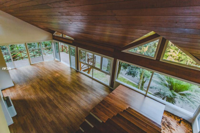 Imagem Casa com 3 Quartos à Venda, 385 m² em Centro - Gramado