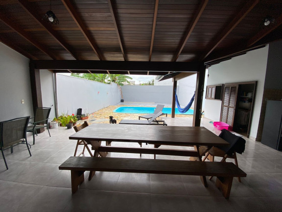 Imagem Casa com 4 Quartos à Venda, 231 m² em São João - Itajaí Imagem Casa com 4 Quartos à Venda, 231 m² em São João - Itajaí