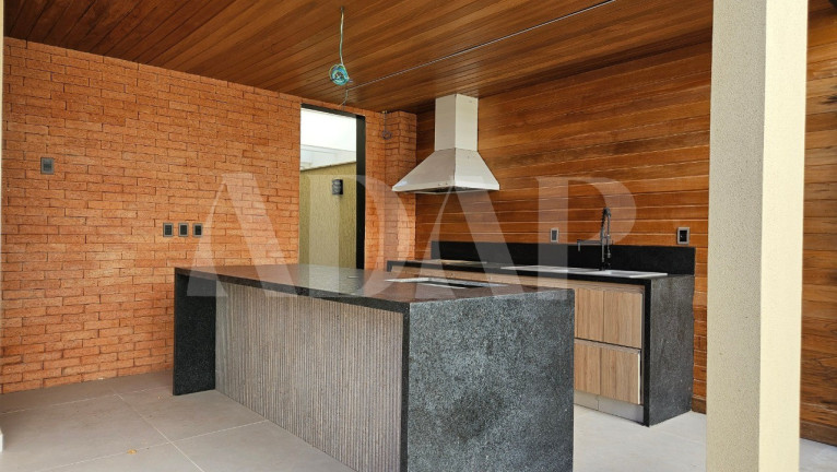 Imagem Casa com 5 Quartos à Venda, 360 m² em Barra Da Tijuca - Rio De Janeiro Imagem Casa com 5 Quartos à Venda, 360 m² em Barra Da Tijuca - Rio De Janeiro