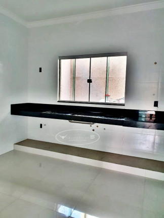 Imagem Casa com 3 Quartos à Venda, 122 m² em Moinho Dos Ventos - Goiânia Imagem Casa com 3 Quartos à Venda, 122 m² em Moinho Dos Ventos - Goiânia