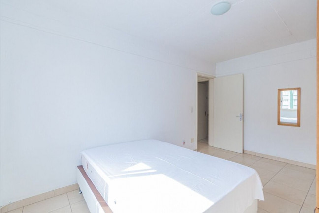 Imagem Imóvel com 2 Quartos à Venda, 78 m² em Centro - Porto Alegre Imagem Imóvel com 2 Quartos à Venda, 78 m² em Centro - Porto Alegre