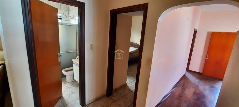 Imagem Casa com 3 Quartos à Venda, 191 m² em Nossa Sra. Aparecida - Poços De Caldas