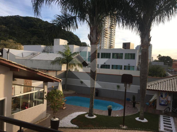 Imagem Casa com 4 Quartos à Venda, 240 m² em Dom Bosco - Itajaí Imagem Casa com 4 Quartos à Venda, 240 m² em Dom Bosco - Itajaí