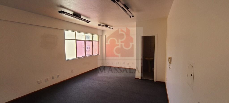 Sala Comercial à Venda, 37 m² em Petrópolis - Porto Alegre