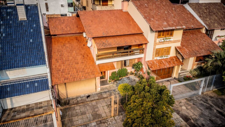 Imagem Imóvel com 3 Quartos à Venda, em Jardim Planalto - Porto Alegre Imagem Imóvel com 3 Quartos à Venda, em Jardim Planalto - Porto Alegre