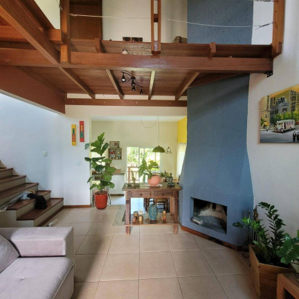Imagem Casa com 3 Quartos à Venda, em Campeche - Florianópolis Imagem Casa com 3 Quartos à Venda, em Campeche - Florianópolis