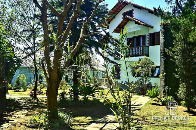 Imagem Casa com 3 Quartos à Venda, 460 m² em Golfe - Teresópolis