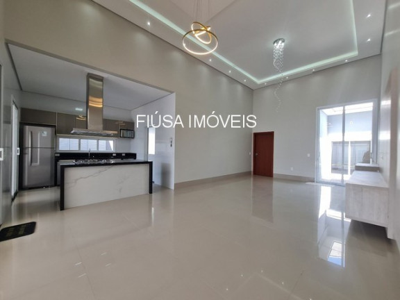 Imagem Casa com 3 Quartos à Venda,  em Centro - Sertãozinho