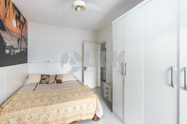Imagem Casa com 3 Quartos à Venda, 285 m² em Jardim Itu - Porto Alegre Imagem Casa com 3 Quartos à Venda, 285 m² em Jardim Itu - Porto Alegre