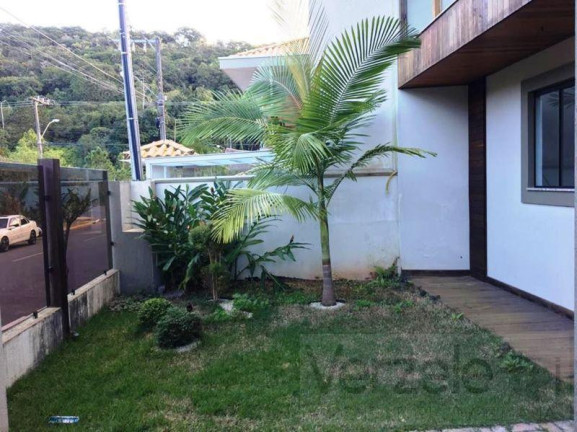 Casa com 3 Quartos à Venda, 190 m² em Praia Dos Amores - Balneário Camboriú