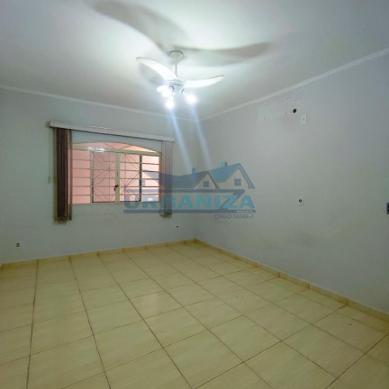 Imagem Casa com 3 Quartos à Venda, 323 m² em Jardim Toselar - Birigui