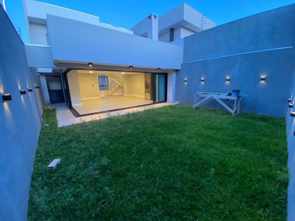 Imagem Casa com 3 Quartos à Venda, 238 m² em Jardim Higienópolis - Maringa