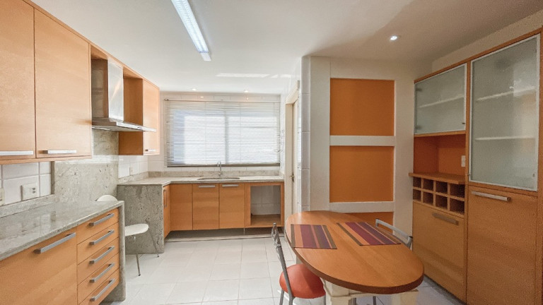 Imagem Apartamento com 3 Quartos à Venda, 159 m² em Bela Vista - Porto Alegre Imagem Apartamento com 3 Quartos à Venda, 159 m² em Bela Vista - Porto Alegre