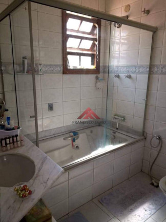 Imagem Casa com 3 Quartos à Venda, 82 m² em Centro - São Gonçalo Imagem Casa com 3 Quartos à Venda, 82 m² em Centro - São Gonçalo