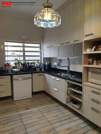 Casa com 4 Quartos à Venda,  em Moema - São Paulo