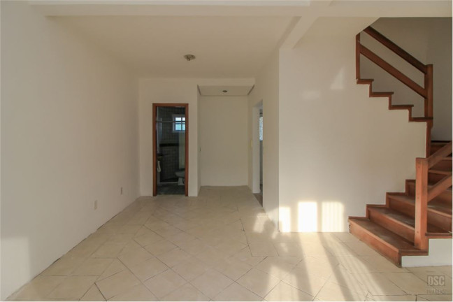 Imagem Casa com 3 Quartos à Venda, em Hípica - Porto Alegre Imagem Casa com 3 Quartos à Venda, em Hípica - Porto Alegre