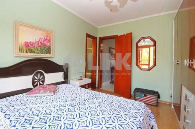 Imagem Casa com 3 Quartos à Venda, 225 m² em Jardim Itu - Porto Alegre