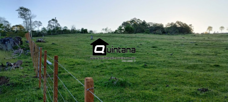 Imagem Imóvel com 1 Quarto à Venda, 230.000 m² em Santo Amor - Morro Redondo